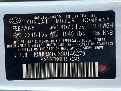 Used 2025 Hyundai Elantra SEL FWD image 24