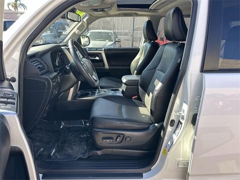 Used 2022 Toyota 4Runner SR5 Premium image 19