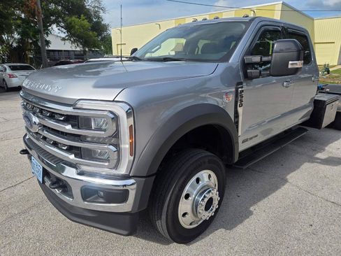 Used 2024 Ford F550 4x4 Crew Cab Super Duty image 3