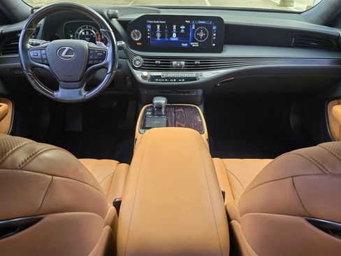 Used 2022 Lexus LS 500 AWD w/ Interior Upgrade Package image 16