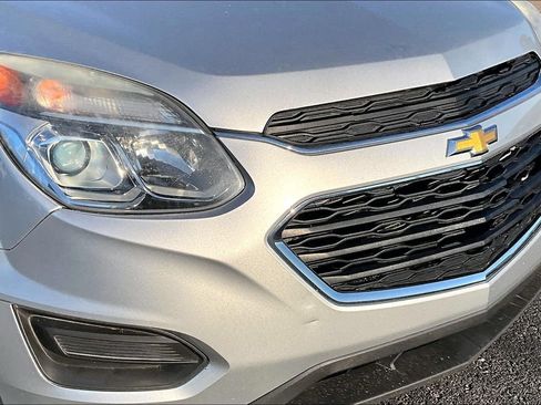 Used 2017 Chevrolet Equinox LS FWD image 28