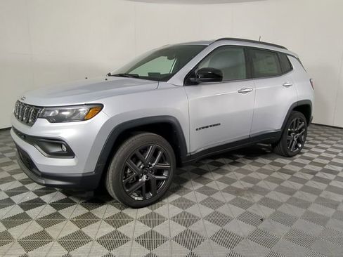 New 2026 Jeep Compass Latitude image 9