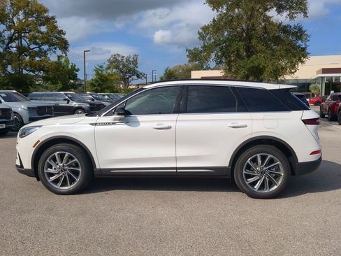 New 2026 Lincoln Corsair Premiere image 6