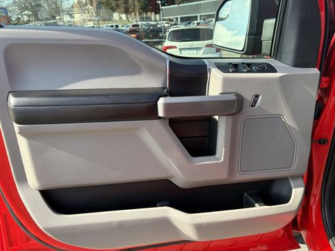 Used 2015 Ford F150 XLT image 9