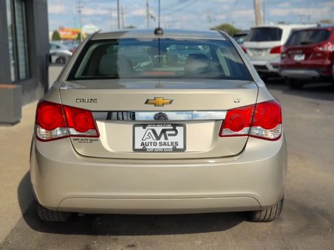 Used 2016 Chevrolet Cruze LT FWD image 3