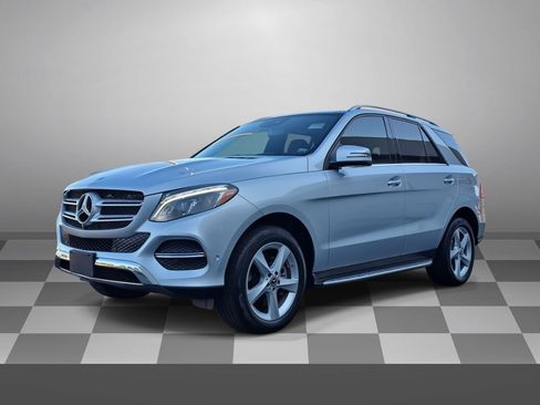 Used 2019 Mercedes-Benz GLE 400 4MATIC image 3
