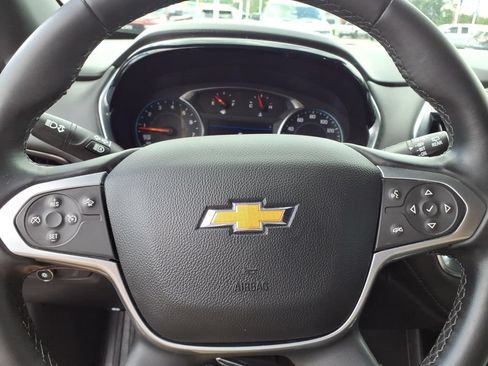 Used 2023 Chevrolet Traverse LT FWD image 7