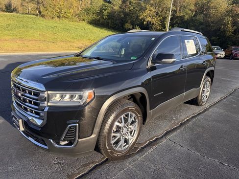 Used 2023 GMC Acadia SLT image 16