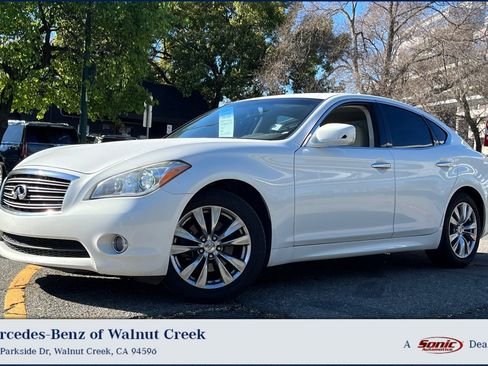 Used 2013 INFINITI M37 w/ Premium Pkg image 1