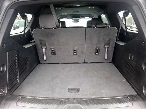 Used 2023 GMC Yukon XL SLT image 29