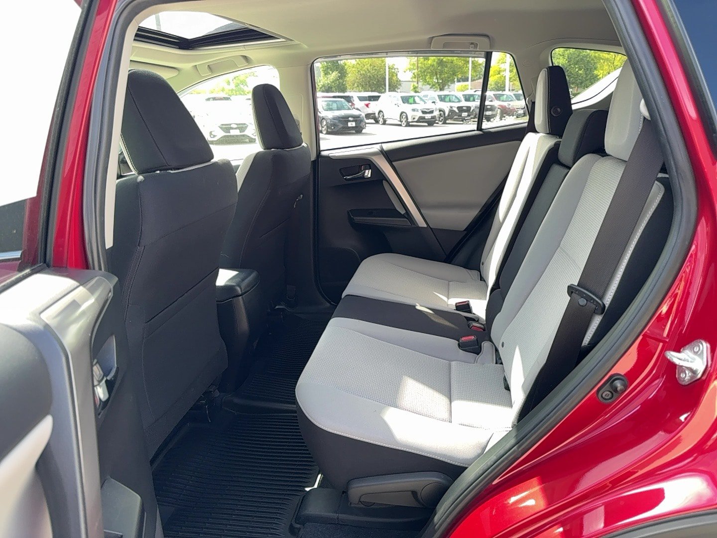 Used 2017 Toyota RAV4 XLE w/ All Weather Liner Package AWD/4WD image 16