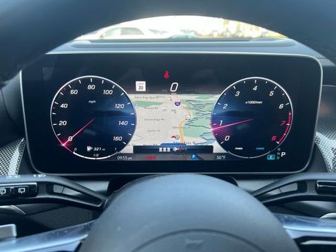 Used 2023 Mercedes-Benz GLC 300 4MATIC image 4