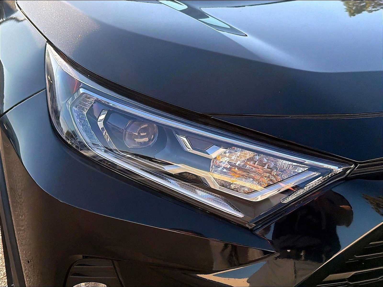 Used 2021 Toyota RAV4 XLE w/ Convenience Package AWD/4WD image 29