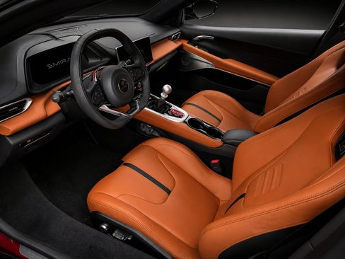 Used 2025 Lotus Emira RWD image 6