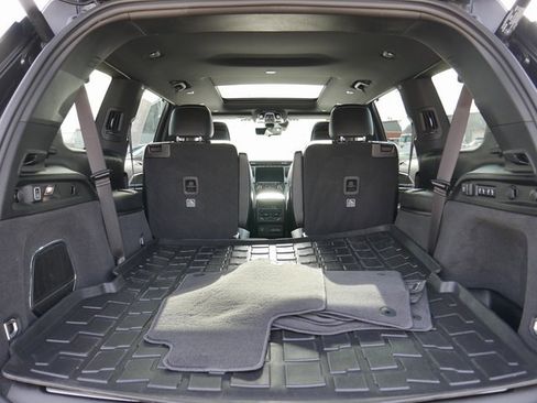 Used 2022 Jeep Grand Cherokee L Overland w/ Luxury Tech Group IV image 12