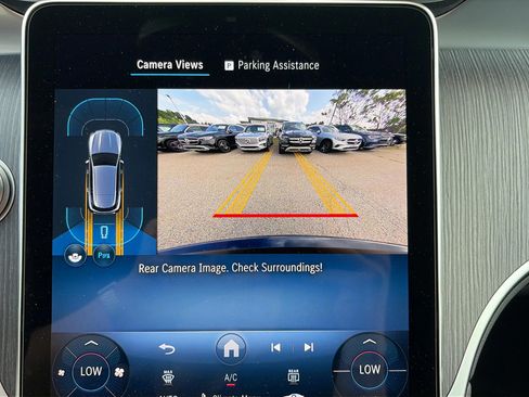 Used 2026 Mercedes-Benz GLC 300 4MATIC image 11