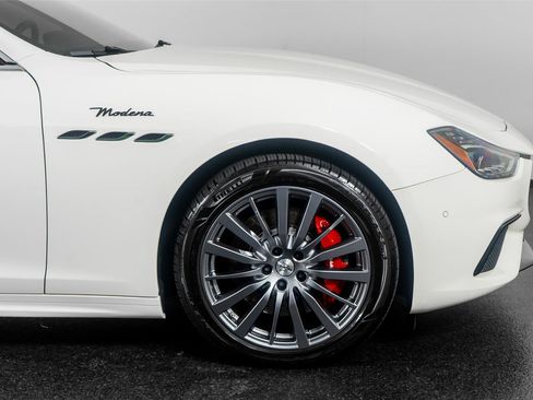 Used 2023 Maserati Ghibli Modena image 6