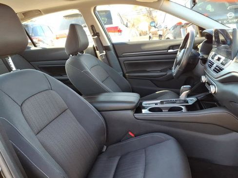 Certified 2024 Nissan Altima 2.5 SV w/ SV Premium Package AWD/4WD image 23