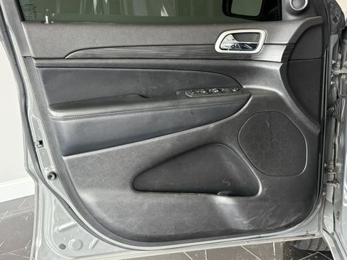 Used 2021 Jeep Grand Cherokee Laredo X AWD/4WD image 7
