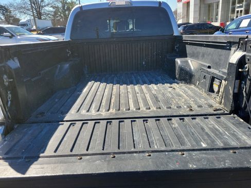 Used 2020 Toyota Tacoma TRD Sport image 9