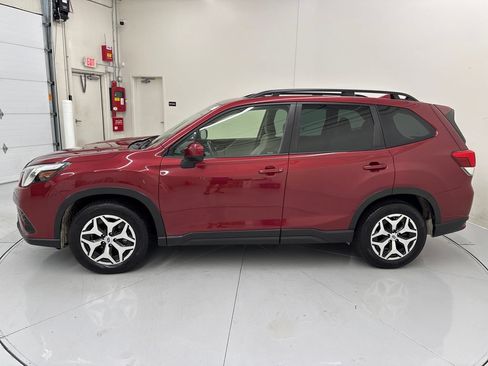 Certified 2023 Subaru Forester Premium AWD/4WD image 3
