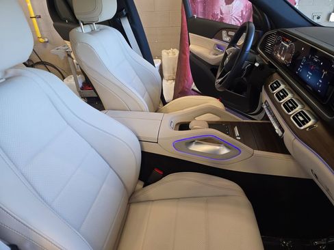 Certified 2025 Mercedes-Benz GLE 450e 4MATIC image 11