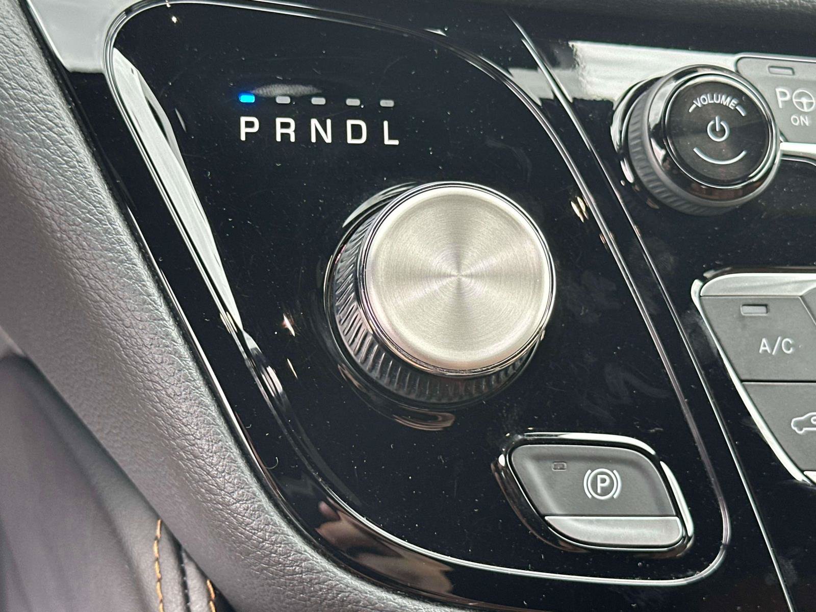 Used 2023 Chrysler Pacifica Pinnacle FWD image 26