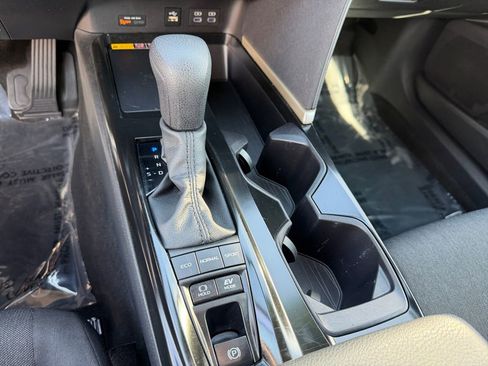 Used 2025 Toyota Camry LE image 28