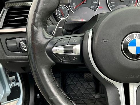 Used 2015 BMW M4 Convertible image 20