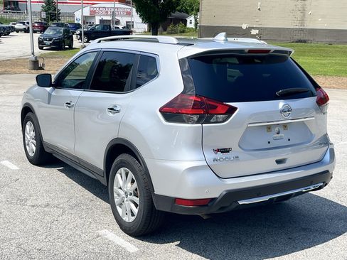 Used 2020 Nissan Rogue SV AWD/4WD image 5