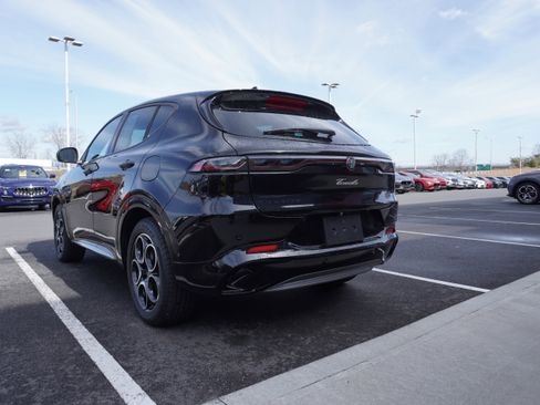 Used 2024 Alfa Romeo Tonale Ti image 3