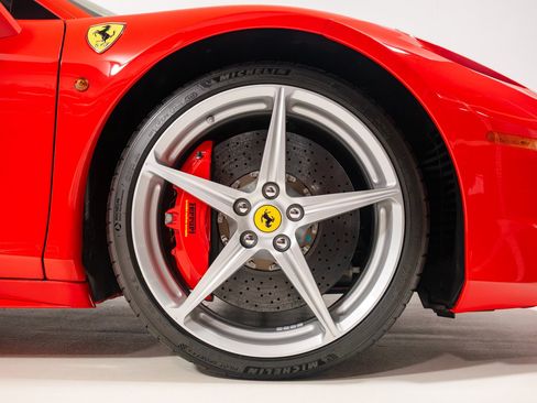 Used 2011 Ferrari 458 Italia Coupe RWD image 12