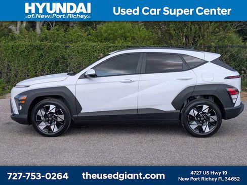Certified 2025 Hyundai Kona SEL FWD image 2