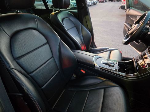 Used 2017 Mercedes-Benz C 300 4MATIC Sedan image 56