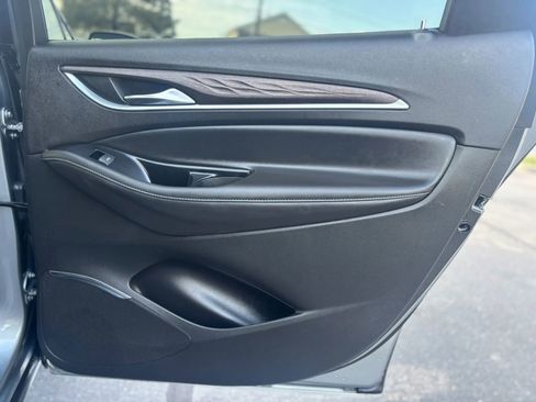 Used 2024 Buick Enclave Avenir w/ Avenir Technology Package image 21