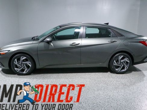 Used 2024 Hyundai Elantra SEL w/ Convenience Package FWD image 10