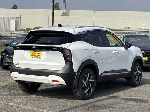 New 2026 Nissan Kicks SV w/ SV Premium Package image 4
