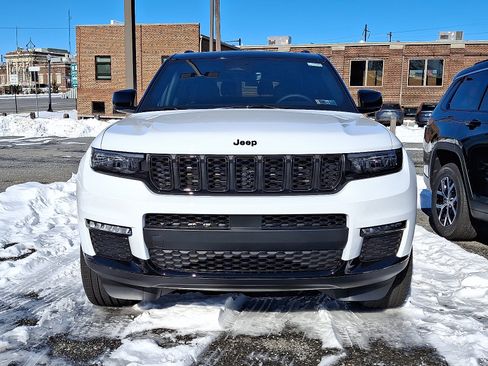 New 2025 Jeep Grand Cherokee L Limited AWD/4WD image 2