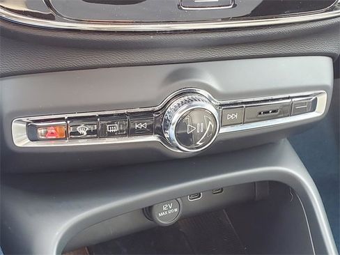 Certified 2023 Volvo C40 P8 Recharge Ultimate image 25