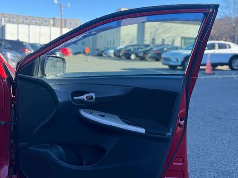 Used 2010 Toyota Corolla S image 27