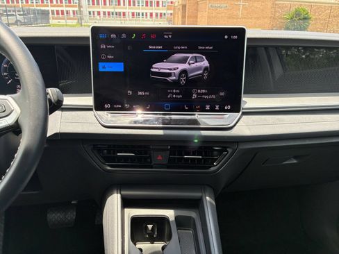 Used 2026 Volkswagen Tiguan SE AWD/4WD image 14