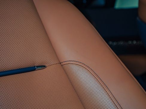 Used 2018 Rolls-Royce Wraith RWD image 33