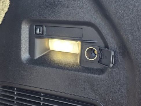 Used 2021 Ford Explorer XLT w/ Equipment Group 202A image 29