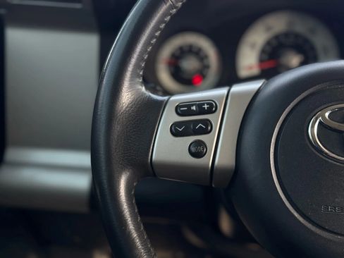 Used 2014 Toyota FJ Cruiser Sport Utility 2D image 33