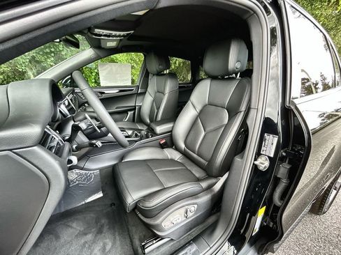Certified 2026 Porsche Macan image 5