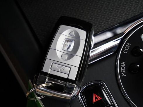 Certified 2021 Rolls-Royce Dawn RWD image 37