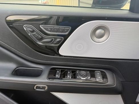 Used 2025 Lincoln Aviator Reserve w/ Equipment Group 201A AWD/4WD image 9