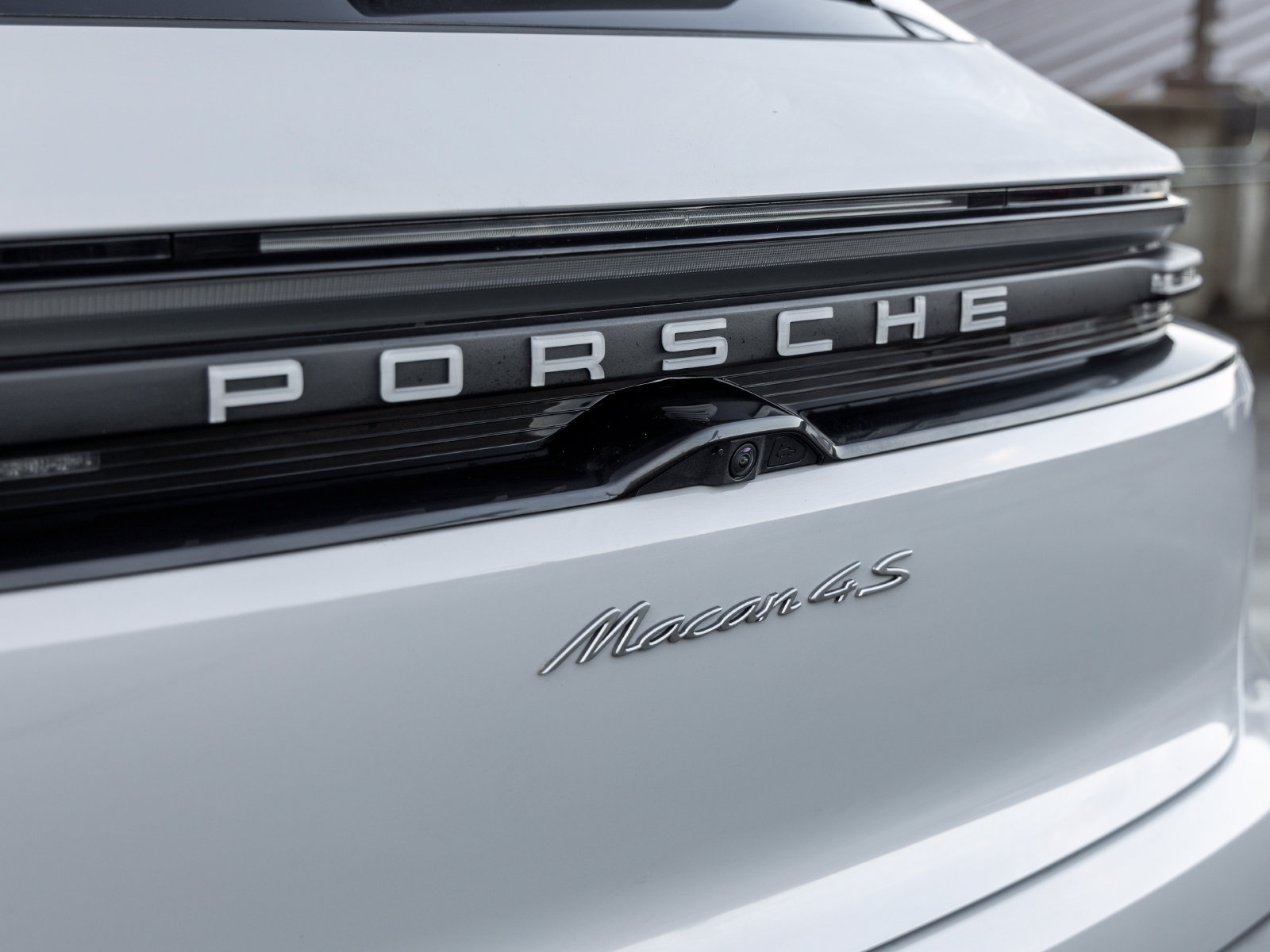 Certified 2025 Porsche Macan 4S Electric AWD/4WD image 21