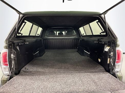 Used 2021 Toyota Tacoma TRD Off-Road image 16