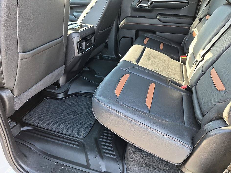 Used 2024 GMC Sierra 1500 AT4 w/ Technology Package AWD/4WD image 30